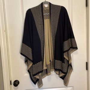 Reversible cape shawl